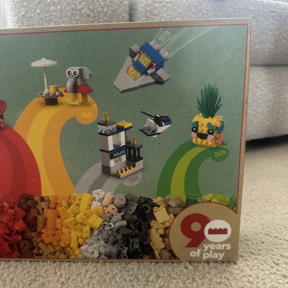 Lego Classic 90 Years of Play! Set # 11021 Sealed NEW 1100 pieces Retired Set - Picture 4 of 10